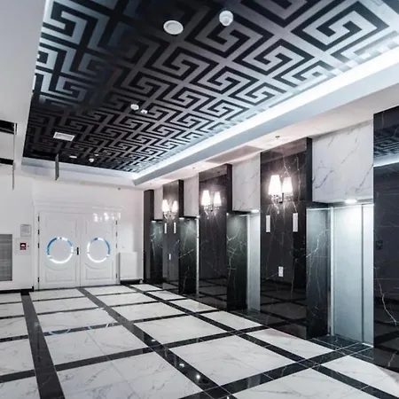 Hanza Tower Sky 22 & Pool Appartement