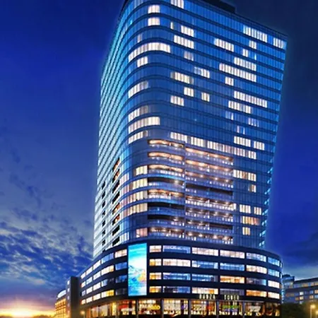 Hanza Tower Sky 22 & Pool *