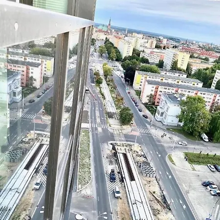 Hanza Tower Sky 22 & Pool Appartement *